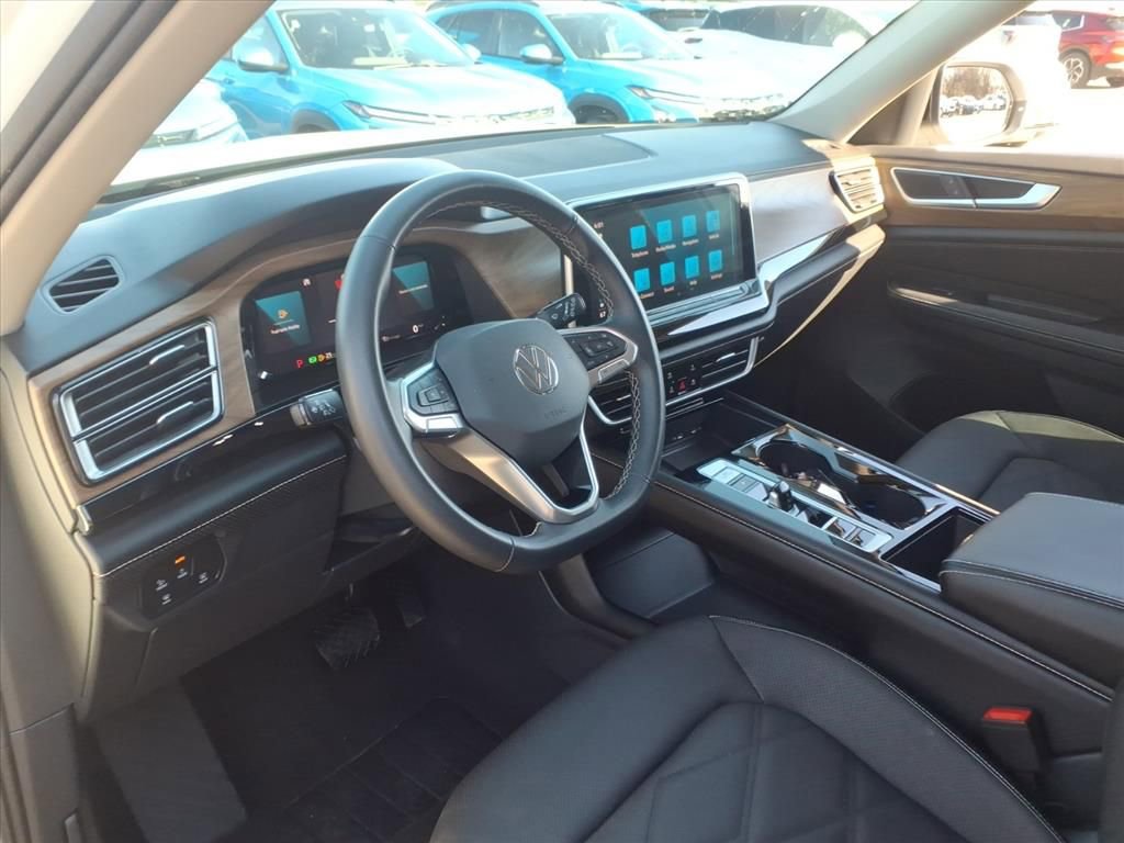 Used 2024 Volkswagen Atlas SE image 12