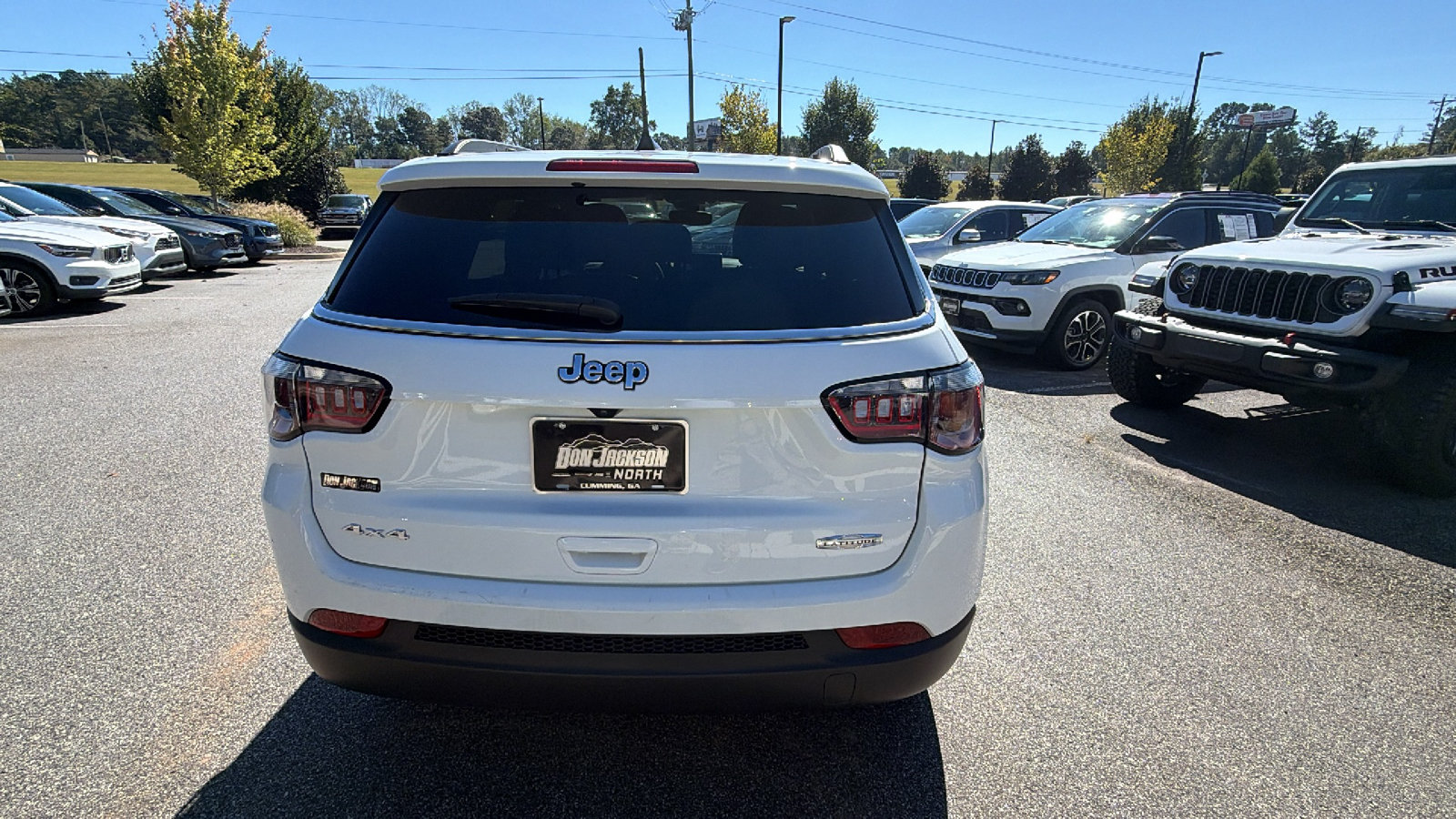 Used 2024 Jeep Compass Latitude AWD/4WD image 9