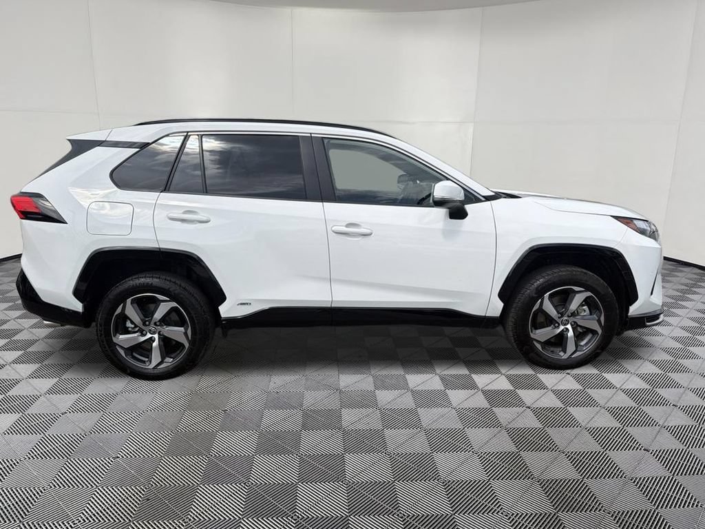Used 2025 Toyota RAV4 SE AWD/4WD image 8