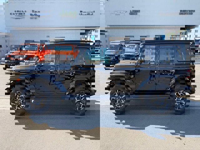 New 2025 Jeep Wrangler Unlimited Sahara image 3