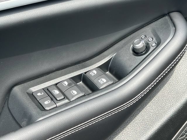 New 2026 Jeep Grand Cherokee L Limited w/ Limited Altitude Package AWD/4WD image 16