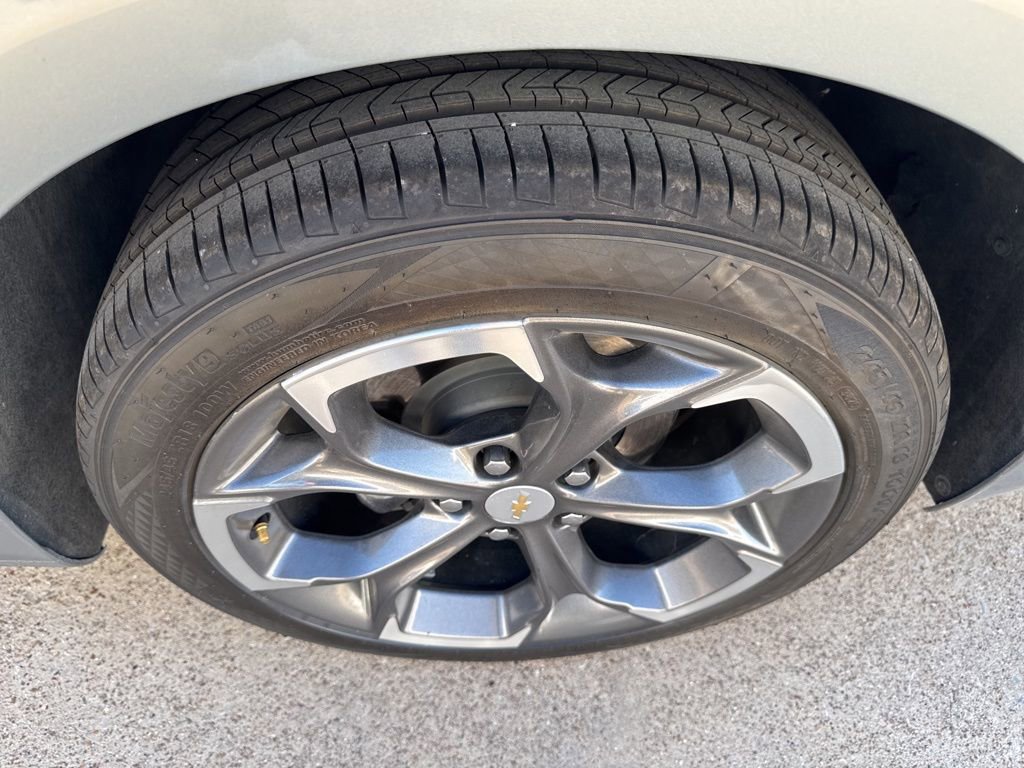 Used 2023 Chevrolet Malibu LT image 3