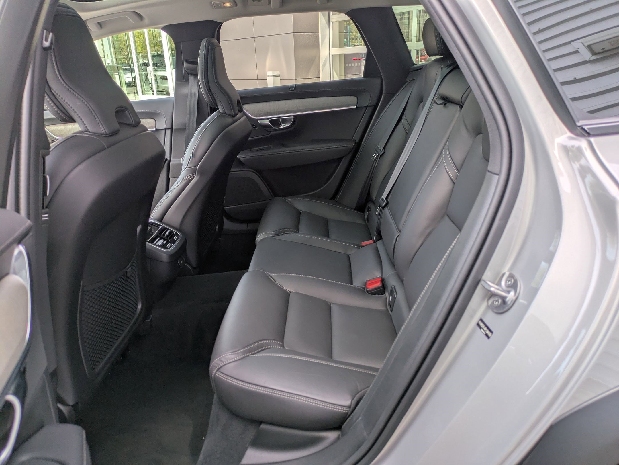 Used 2025 Volvo V90 B6 Cross Country Ultra w/ Protection Package Premier image 26