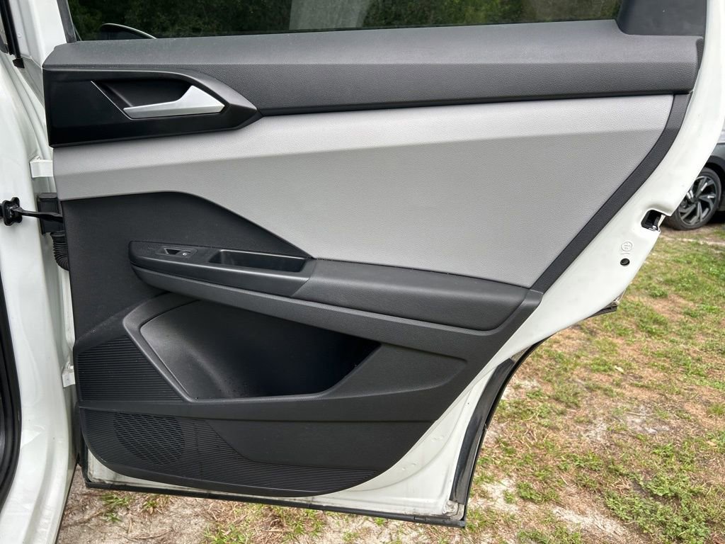 Used 2022 Volkswagen Taos SE image 45