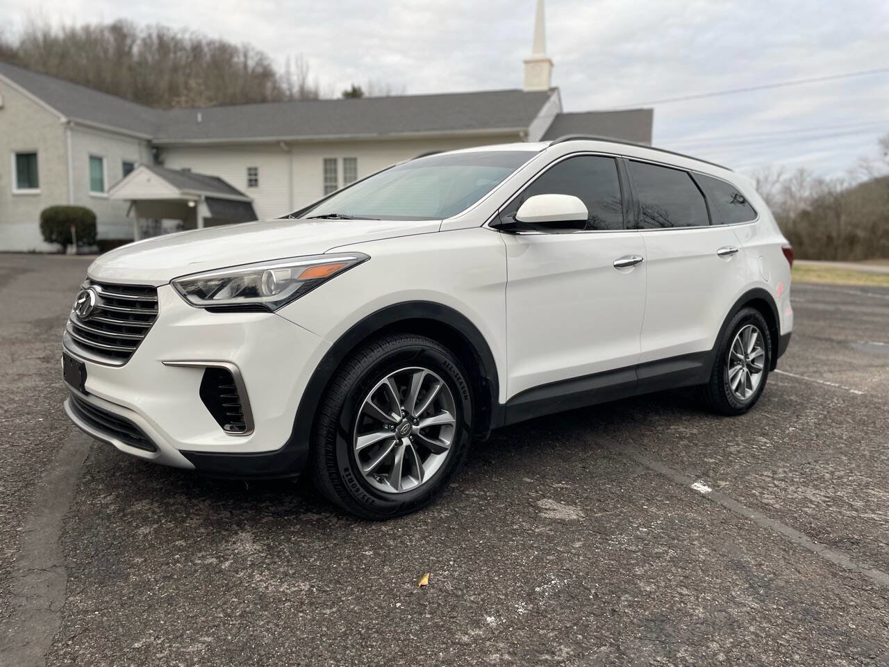 Used 2019 Hyundai Santa Fe XL SE image 1
