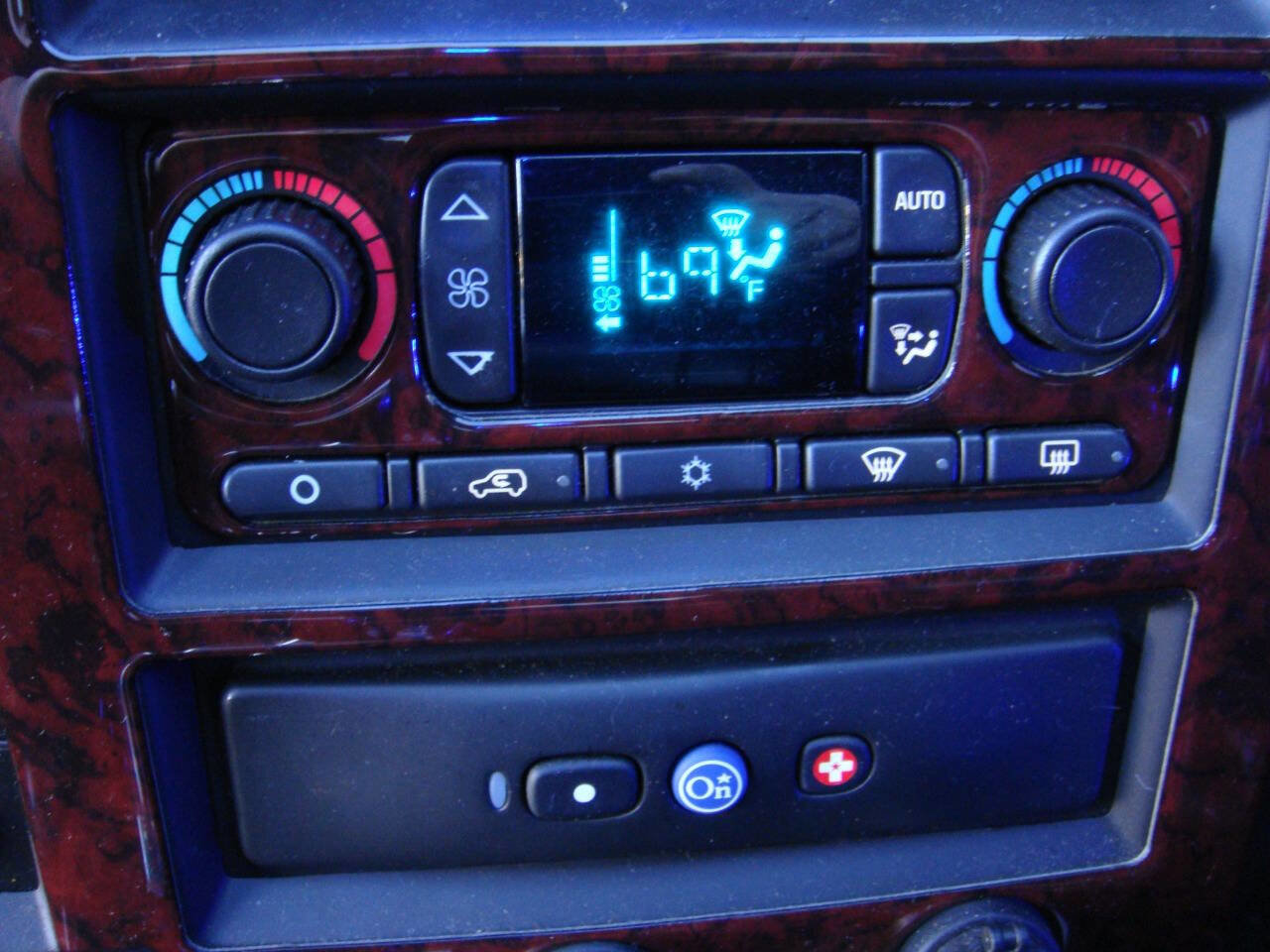 Used 2005 HUMMER H2 SUT w/ Preferred Equipment Group image 21