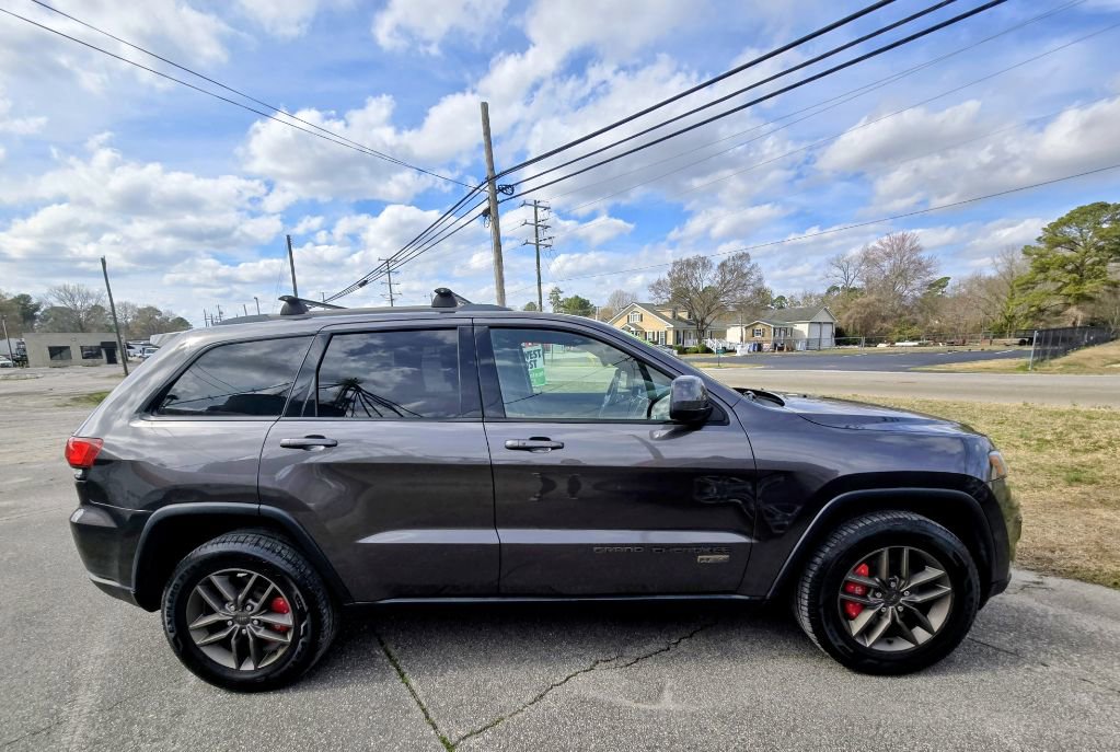 Used 2016 Jeep Grand Cherokee Laredo 75th Anniversary image 1