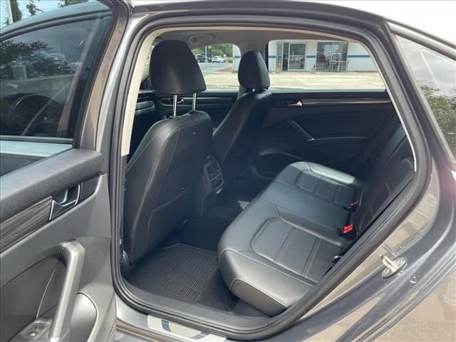 Used 2020 Volkswagen Passat 2.0T R-Line FWD image 7