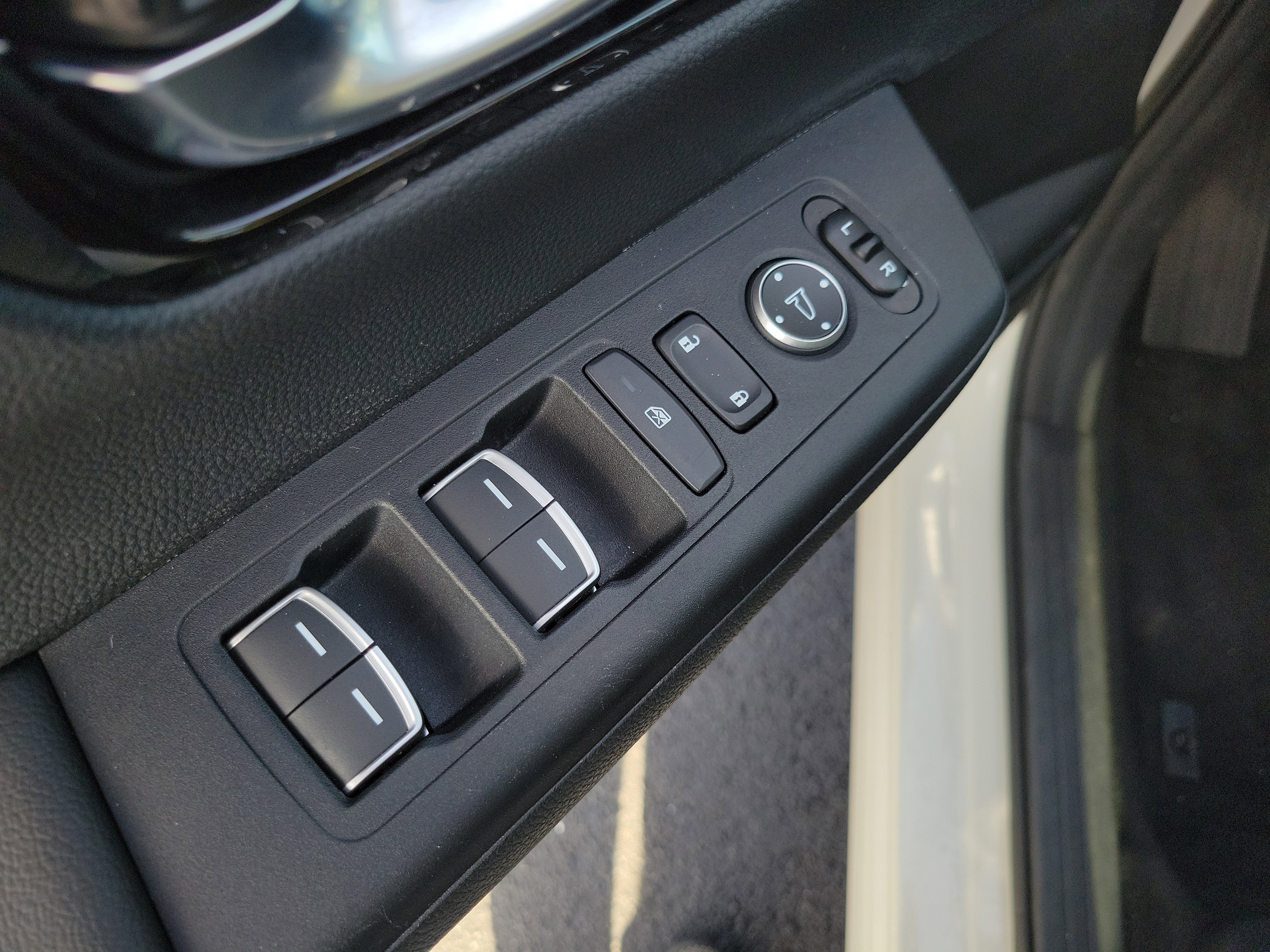 Used 2024 Honda CR-V EX-L image 19