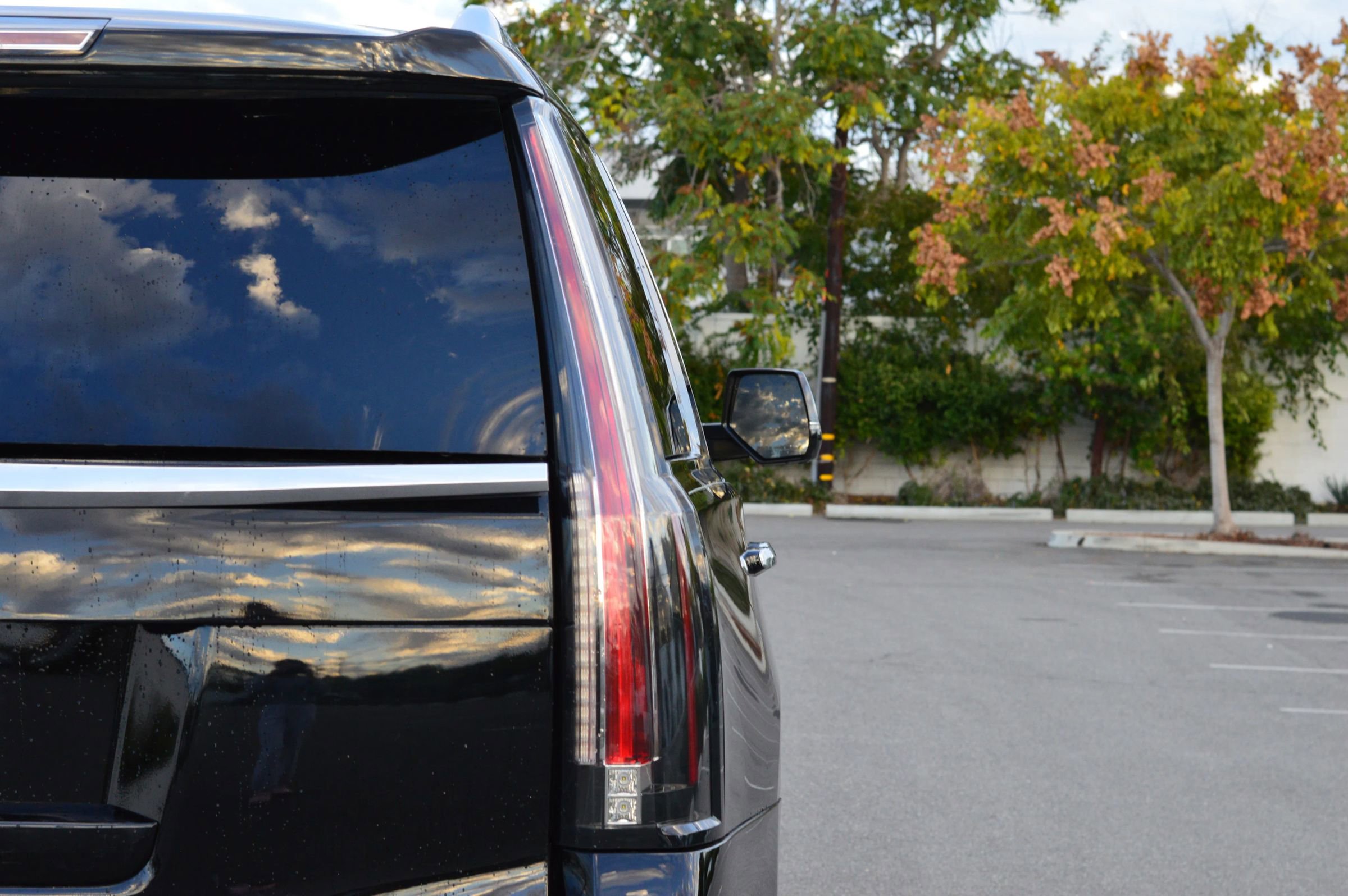 Used 2017 Cadillac Escalade Premium Luxury image 16