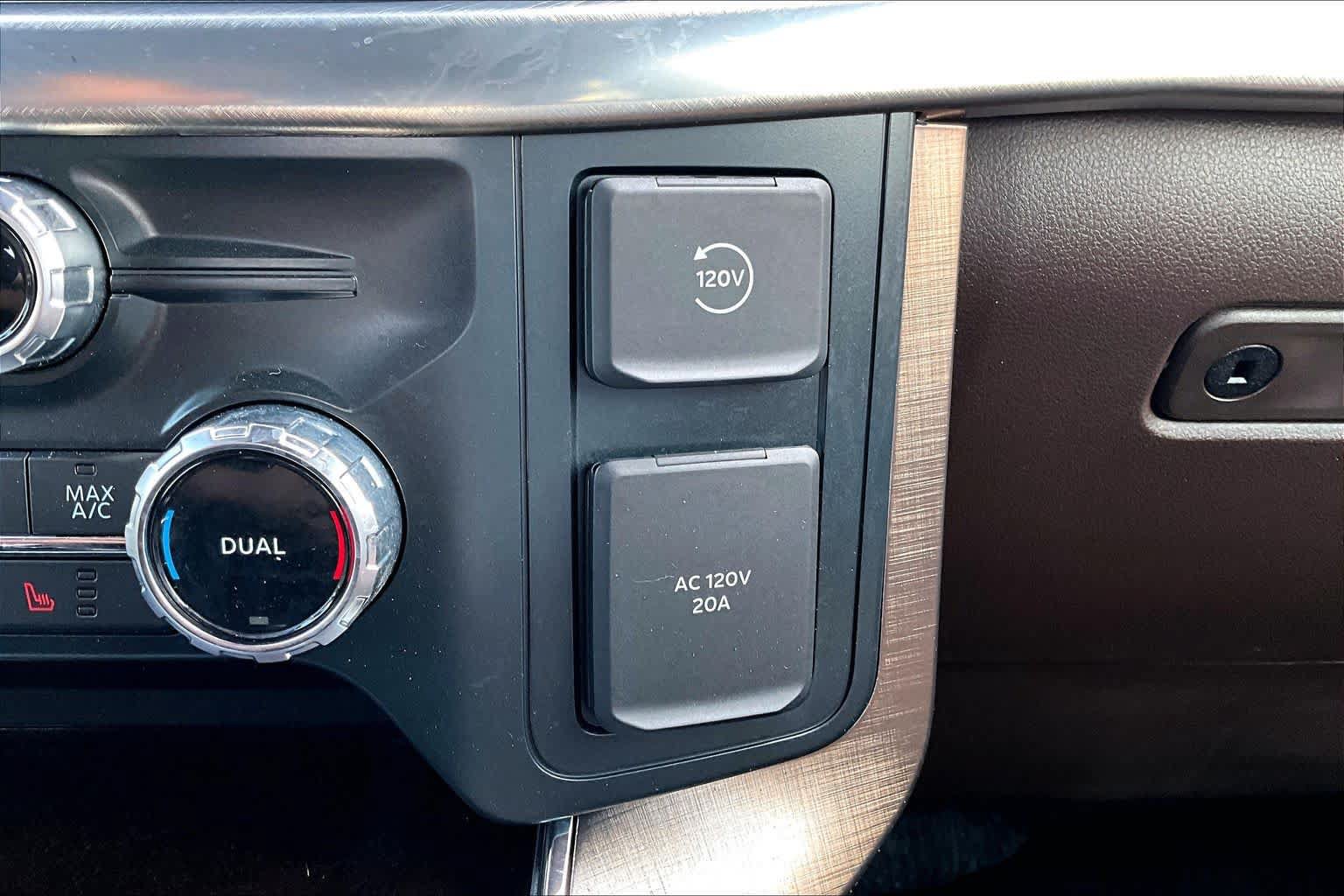 Used 2025 Ford F150 King Ranch w/ FX4 Off-Road Package AWD/4WD image 32
