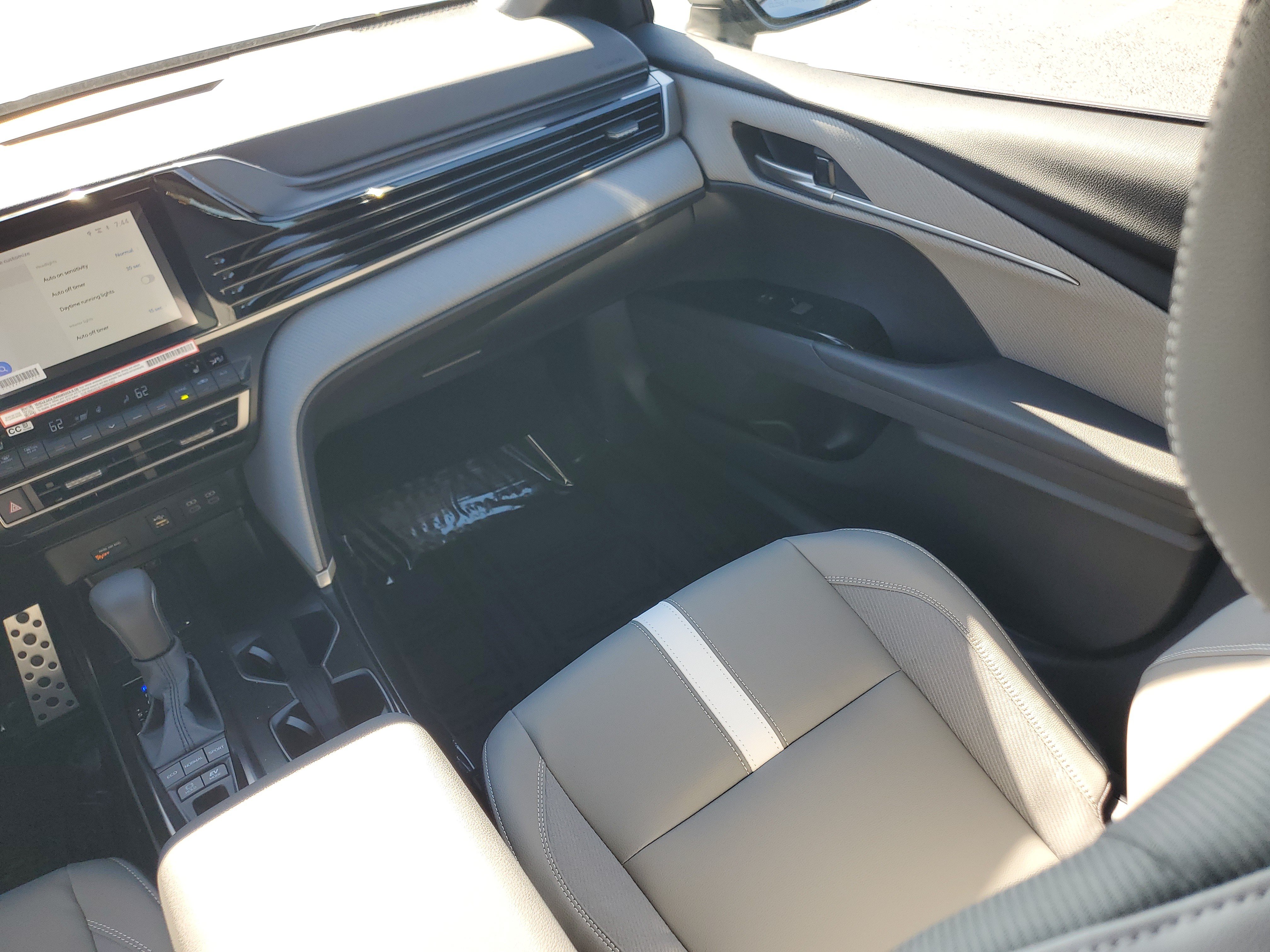New 2027 Toyota Camry SE w/ Convenience Package FWD image 16