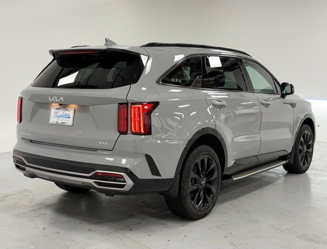 Used 2023 Kia Sorento SX image 5