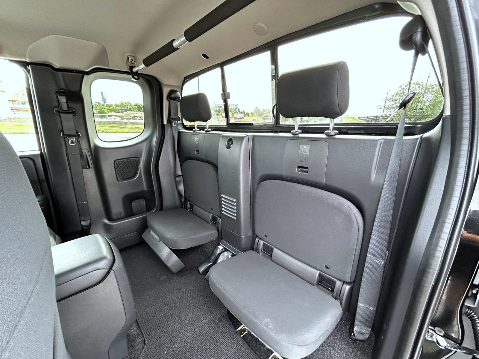 Used 2022 Nissan Frontier SV AWD/4WD image 21