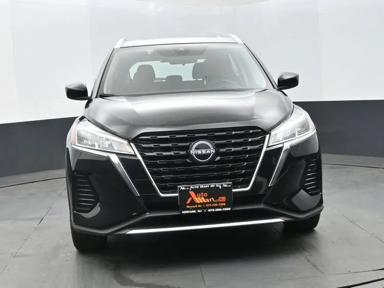Used 2024 Nissan Kicks SV FWD image 3