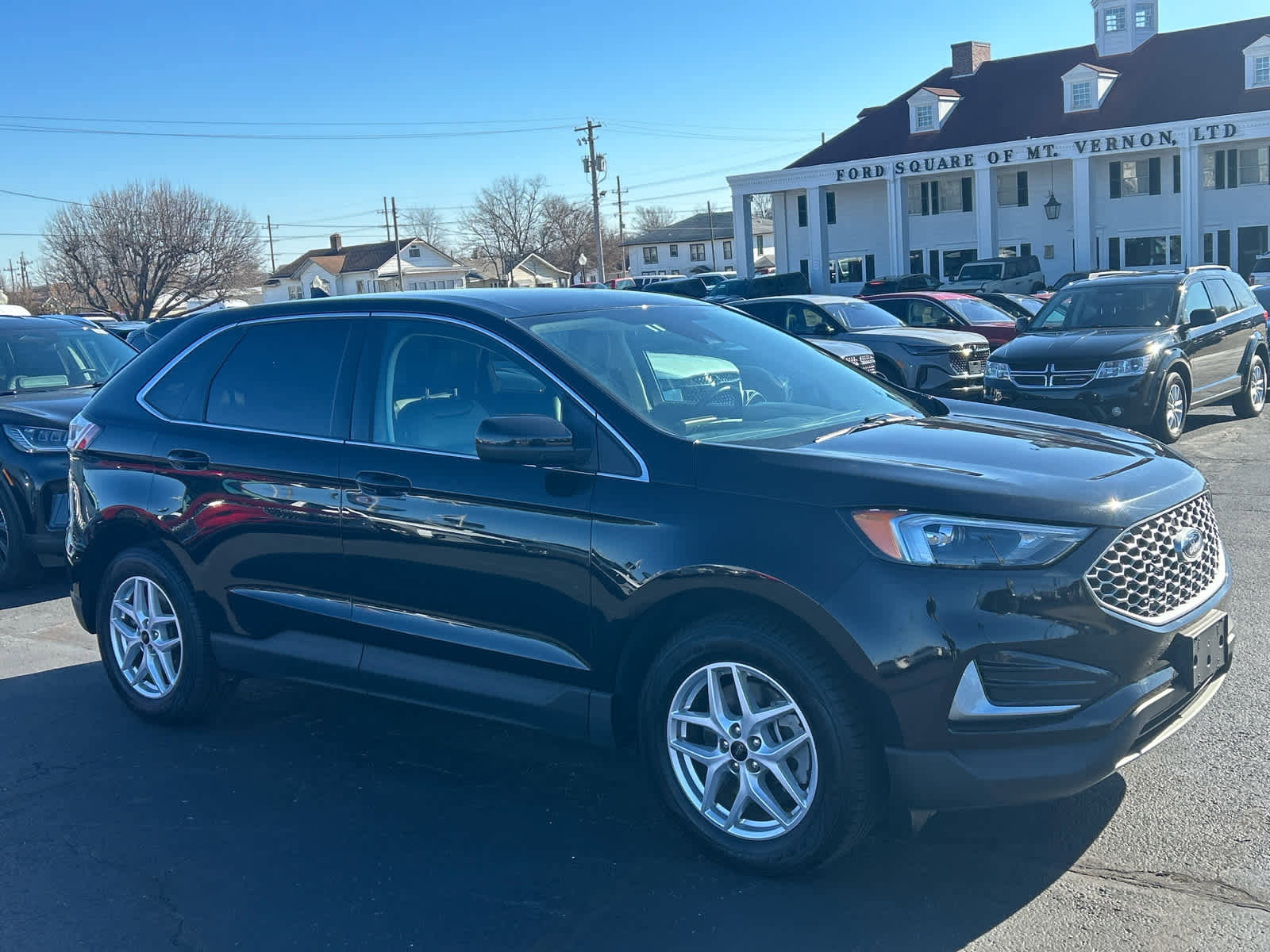Used 2023 Ford Edge SEL image 3