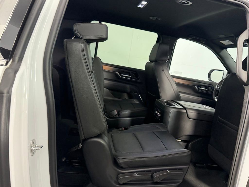 Used 2025 GMC Yukon XL Denali AWD/4WD image 25