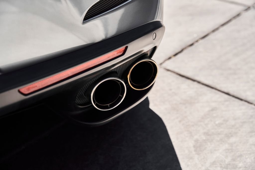 Used 2018 Ferrari GTC4Lusso image 13