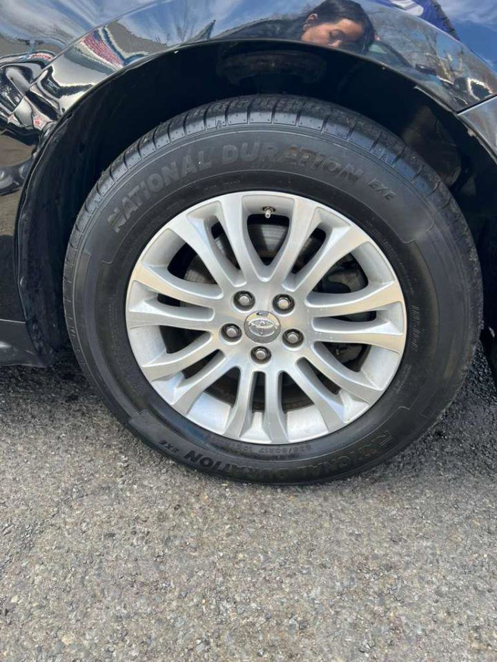 Used 2017 Toyota Sienna XLE w/ XLE Navigation Package image 13