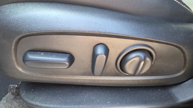 Used 2024 GMC Terrain SLT w/ Infotainment Package II image 29