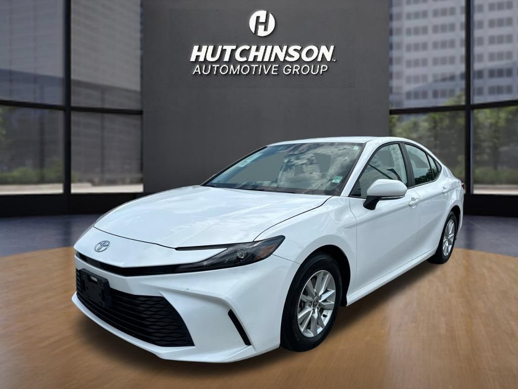 Used 2025 Toyota Camry LE FWD image 3