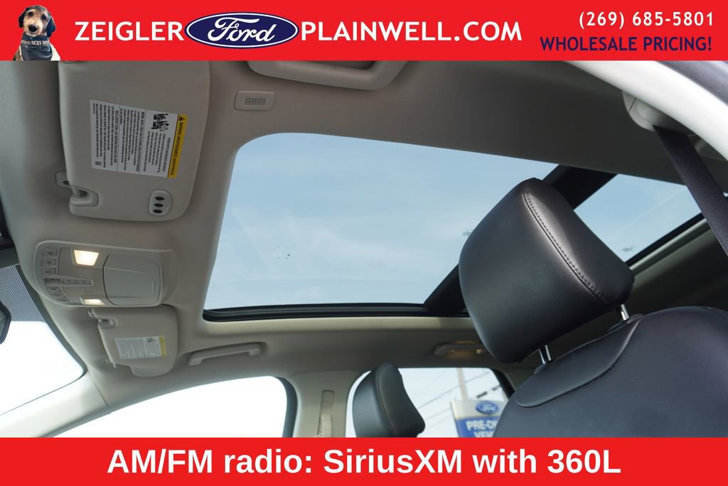 Used 2024 Ford Edge SEL w/ Convenience Package image 2