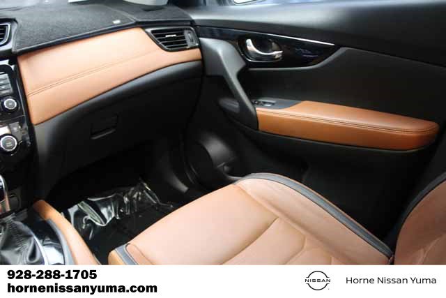 Used 2018 Nissan Rogue SL w/ Premium Package image 11