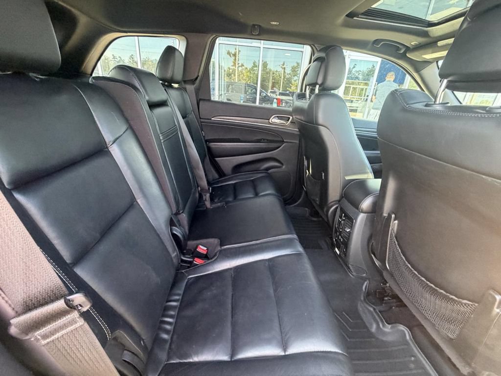 Used 2017 Jeep Grand Cherokee Limited AWD/4WD image 11