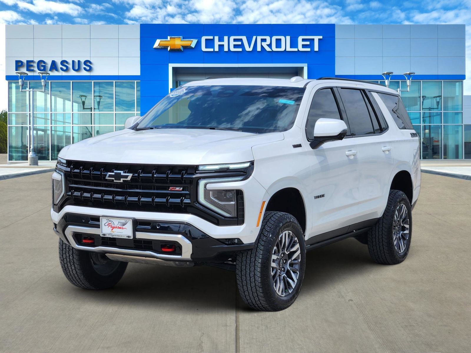 Used 2025 Chevrolet Tahoe Z71 w/ Comfort Package AWD/4WD image 2