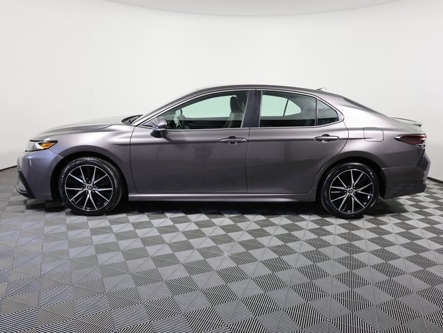 Used 2024 Toyota Camry SE image 8