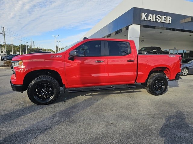 Used 2024 Chevrolet Silverado 1500 LT Trail Boss w/ Convenience Package II image 2