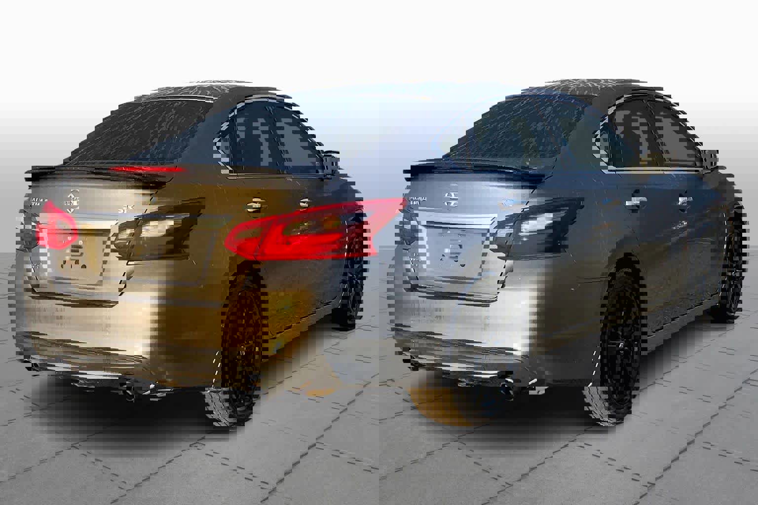 Used 2017 Nissan Altima 2.5 SR w/ Midnight Edition Package image 13