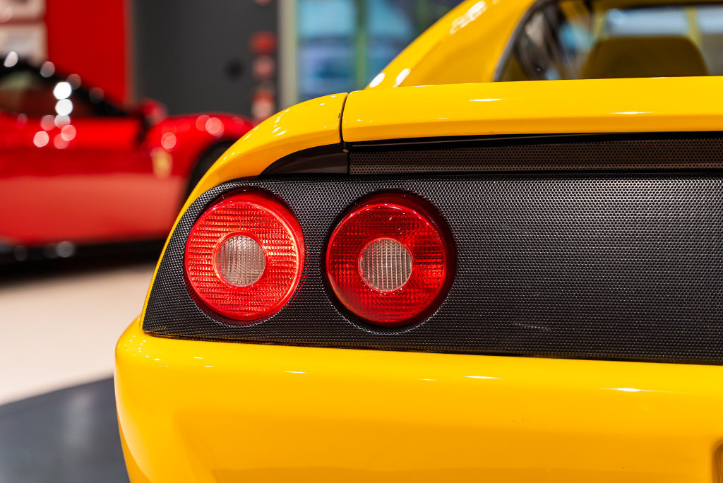 Used 1998 Ferrari F355 Berlinetta RWD image 19