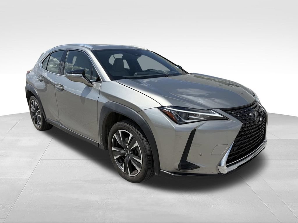 Used 2022 Lexus UX 200 w/ Accessory Package (Z1) FWD image 3