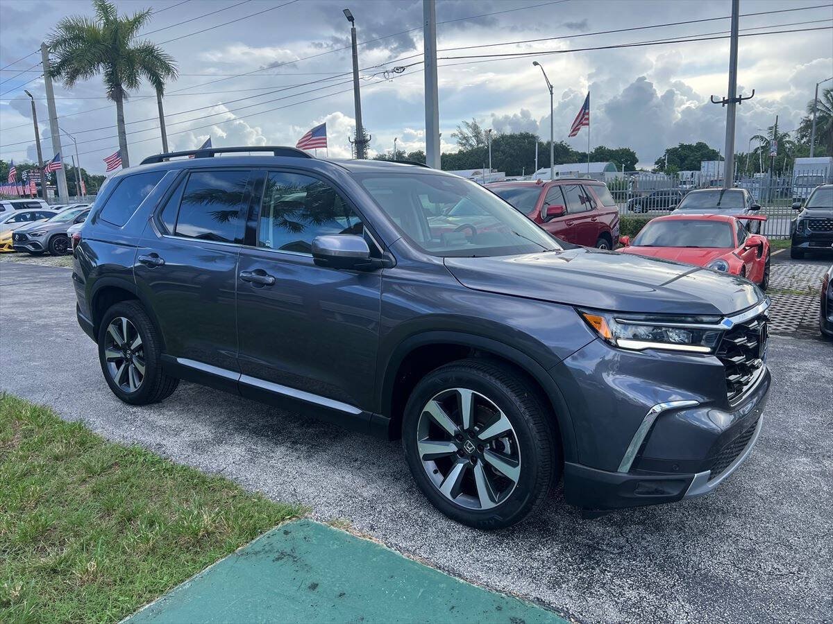 Used 2025 Honda Pilot Elite image 4
