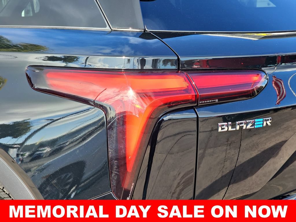 New 2024 Chevrolet Blazer EV LT AWD/4WD image 41