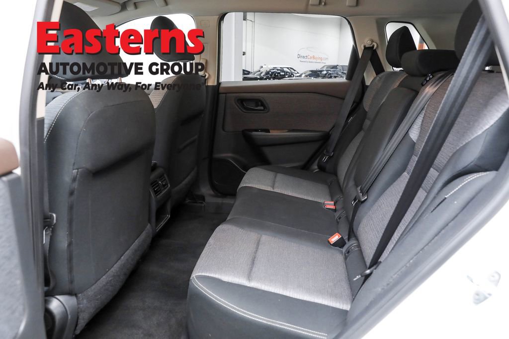 Used 2022 Nissan Rogue S image 22