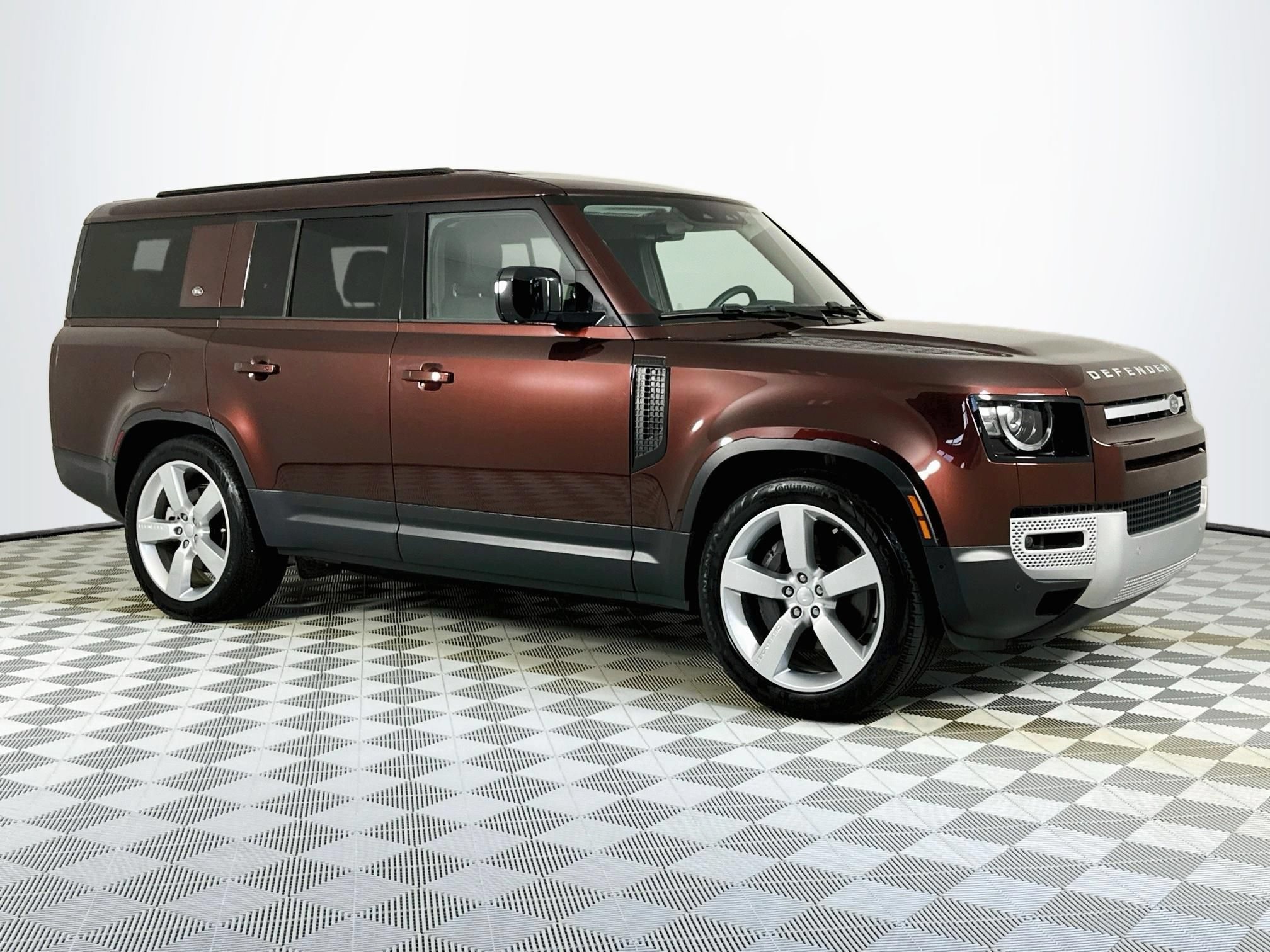 Certified 2023 Land Rover Defender 130 First Edition AWD/4WD image 3
