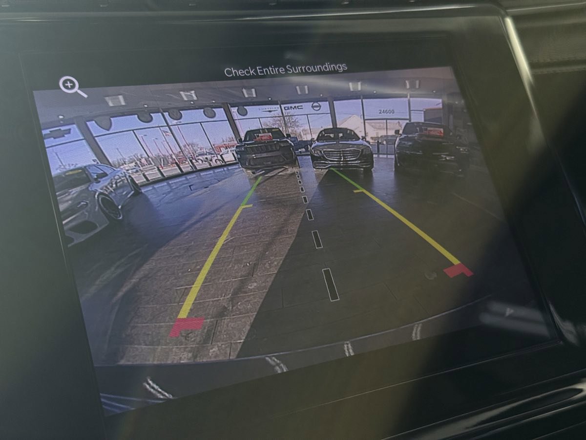 Used 2023 Jeep Grand Cherokee Laredo w/ Luxury Tech Group I image 64