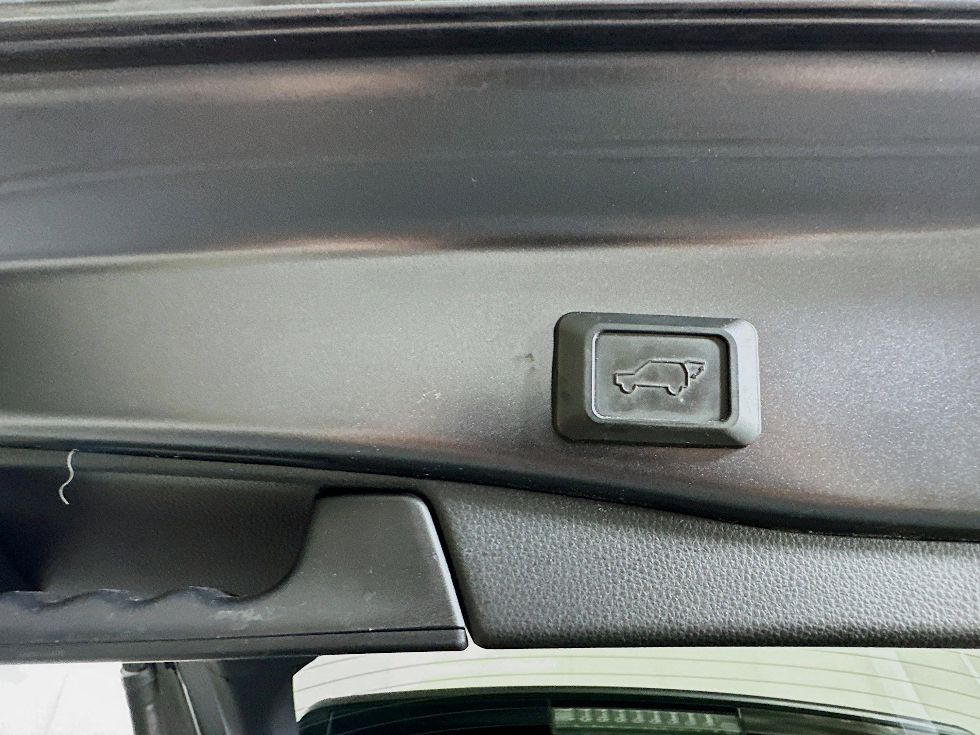Used 2019 Toyota RAV4 Limited w/ Advanced Technology Package FWD image 30
