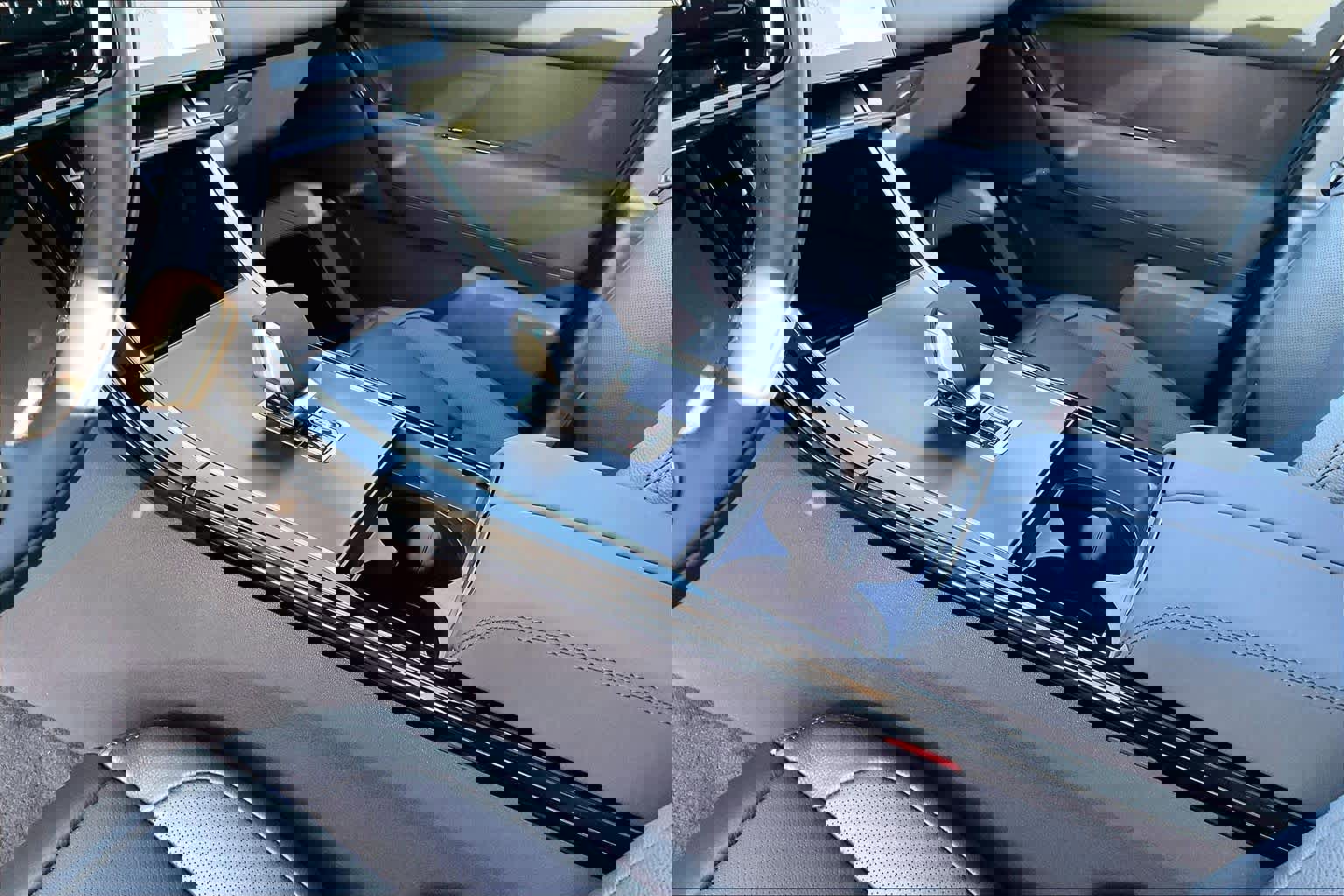 New 2026 Land Rover Range Rover Velar Dynamic SE image 10