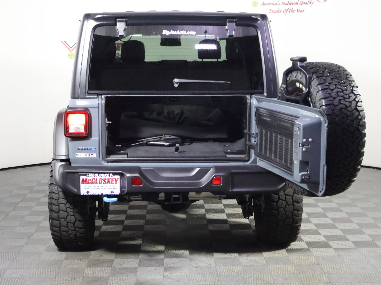 Used 2024 Jeep Wrangler Unlimited AWD/4WD image 11