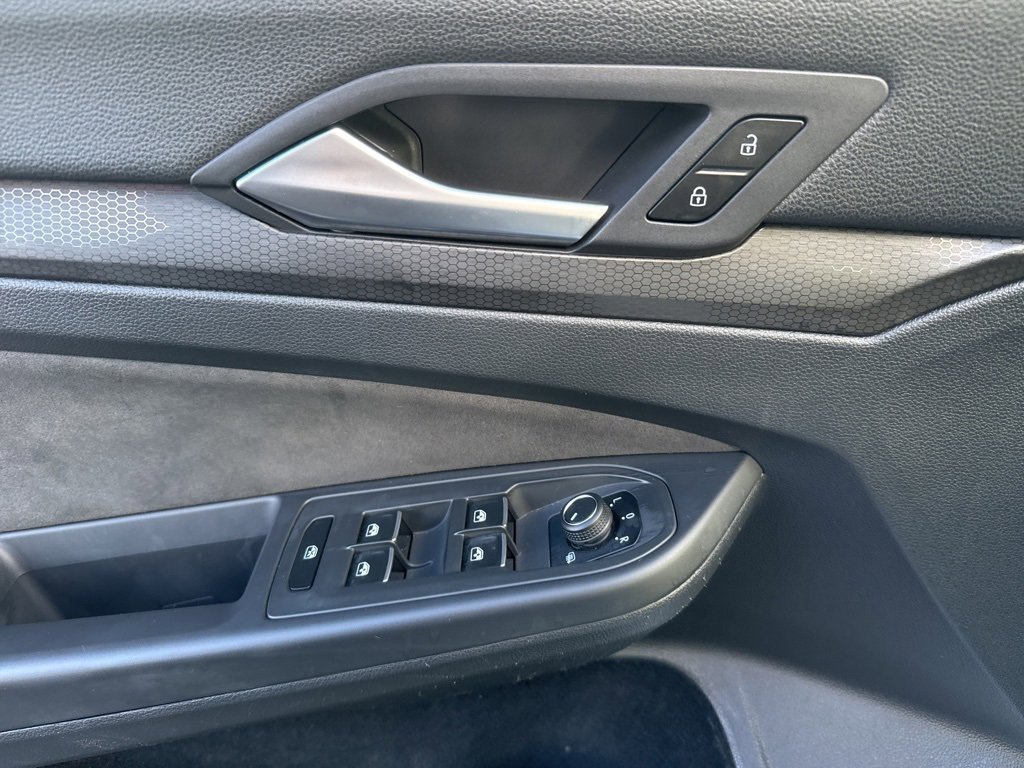 Used 2024 Volkswagen GTI SE image 12