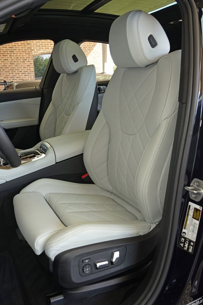 Used 2025 BMW X6 xDrive40i image 3