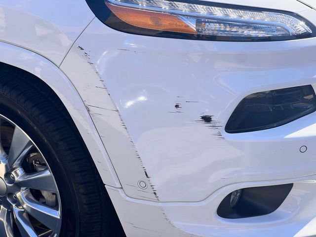 Used 2017 Jeep Cherokee Overland w/ Technology Group FWD image 37