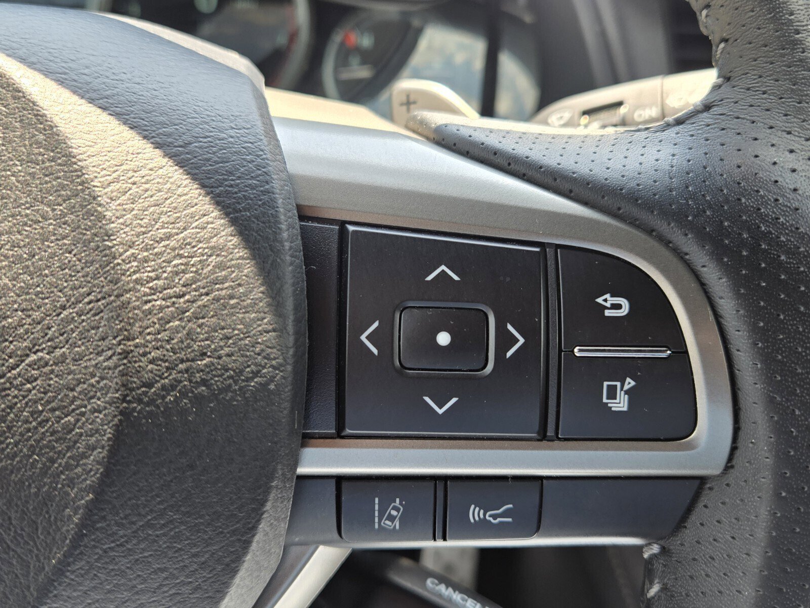 Used 2020 Lexus RX 350 F Sport w/ Accessory Package AWD/4WD image 30