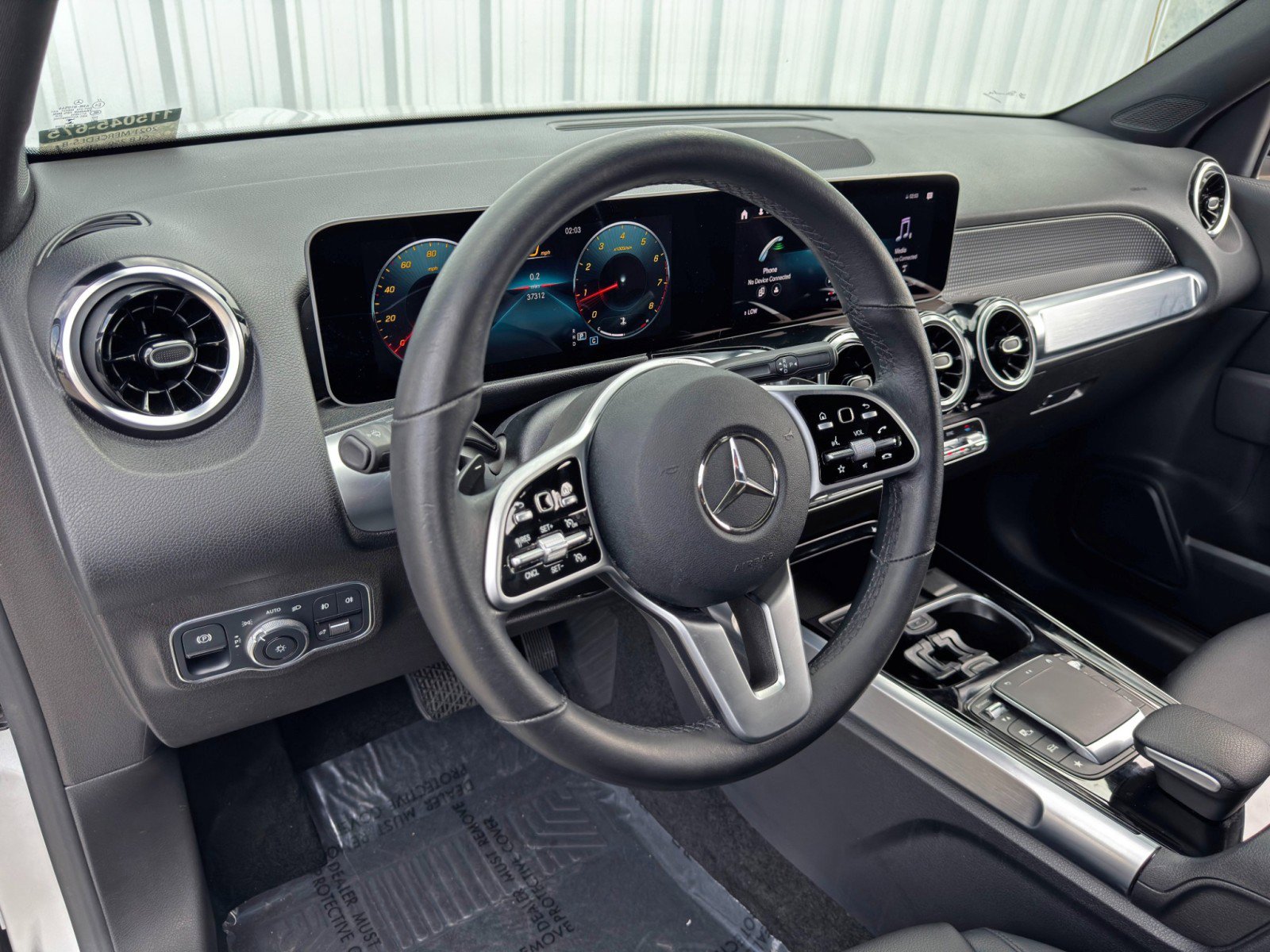 Used 2021 Mercedes-Benz GLB 250 4MATIC w/ Premium Package image 12