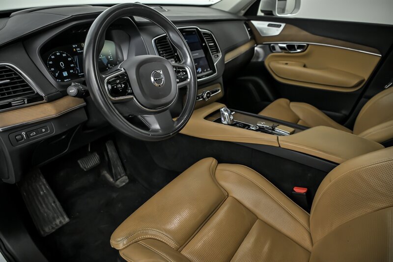 Used 2016 Volvo XC90 T8 Inscription image 17