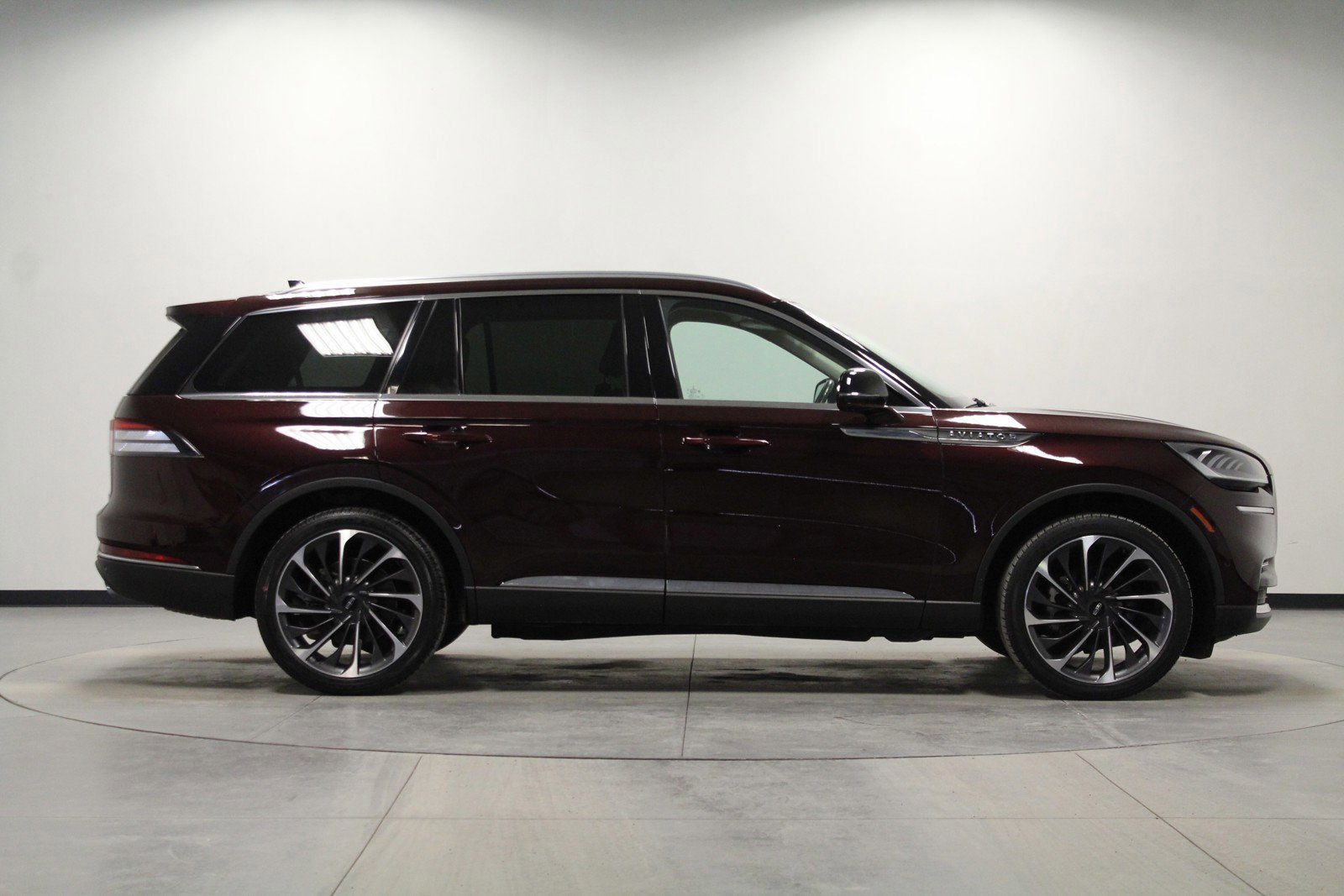 Used 2022 Lincoln Aviator Reserve w/ Equipment Group 201A image 3