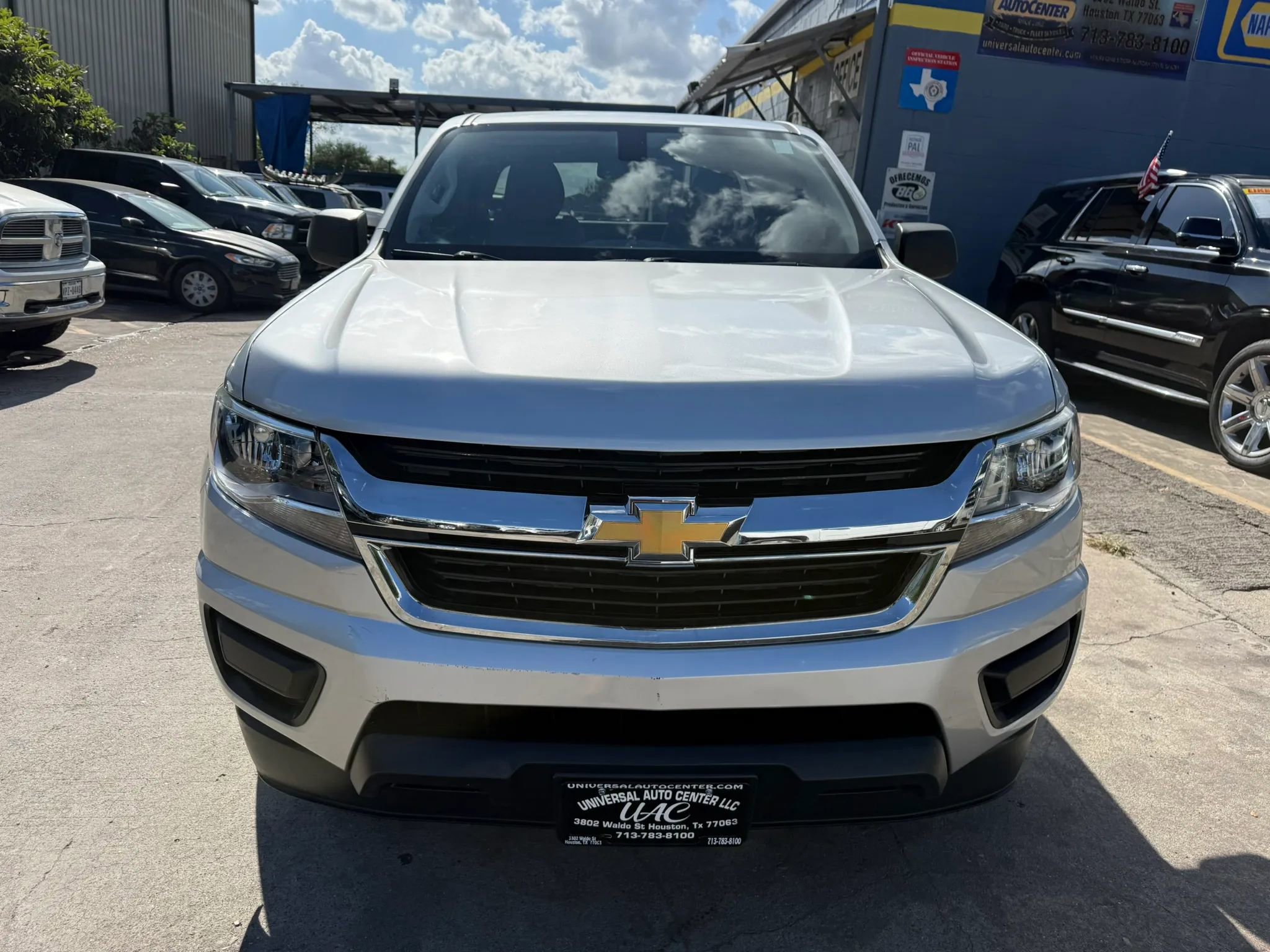 Used 2020 Chevrolet Colorado W/T image 2